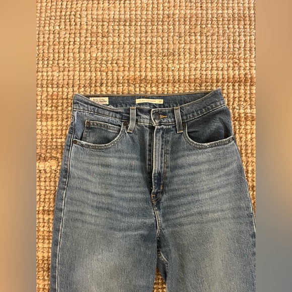 Levi's '70s High-Rise Slim Straight Jeans Size 27 - Picture 2 of 3